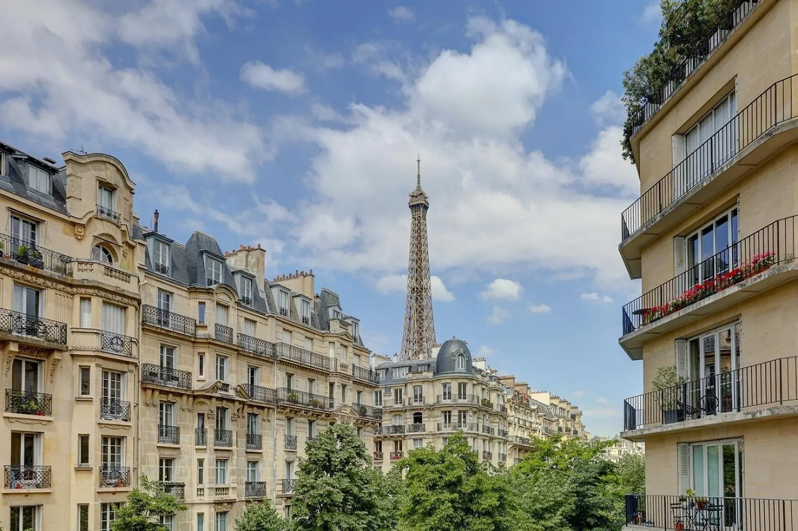 アパート Bnbnook - Charming 1Br With Eiffel Tower View パリ フランス